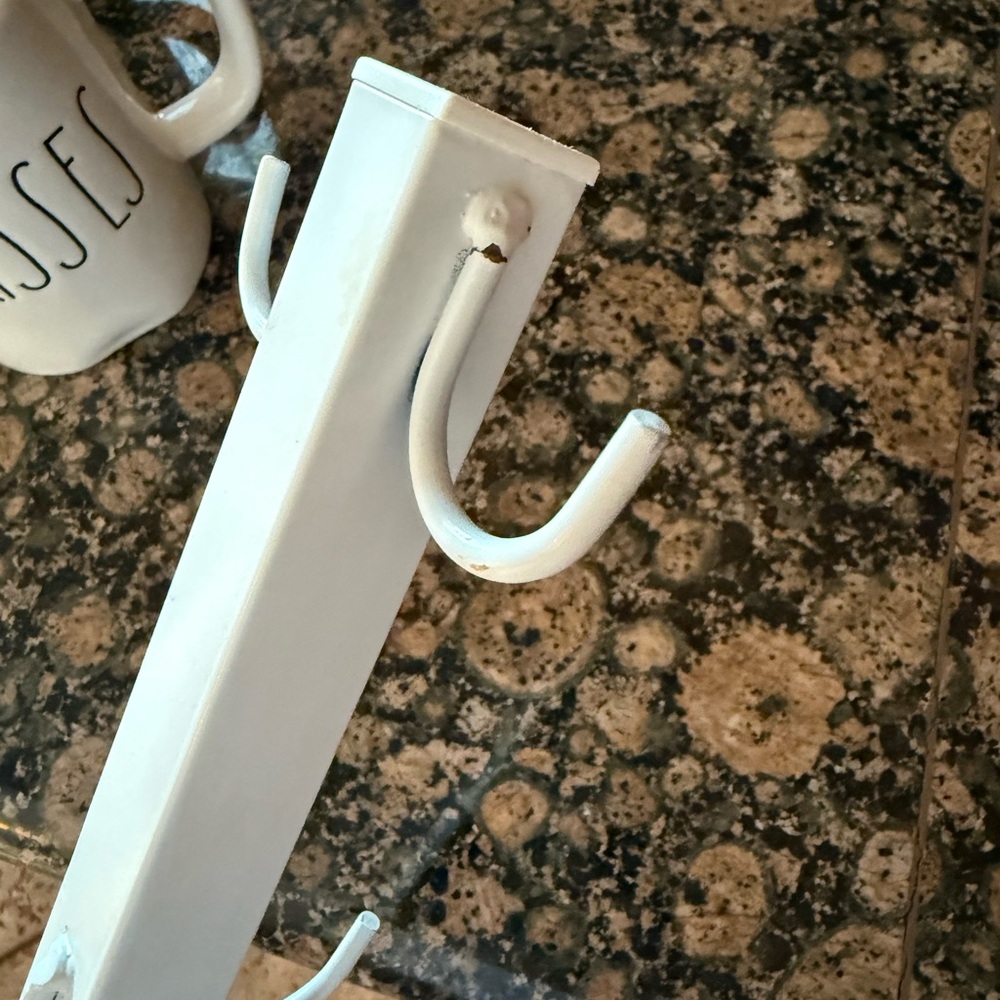Rae Dunn Hugs & Kisses Mugs With Mug Tree - Picture 7 of 10